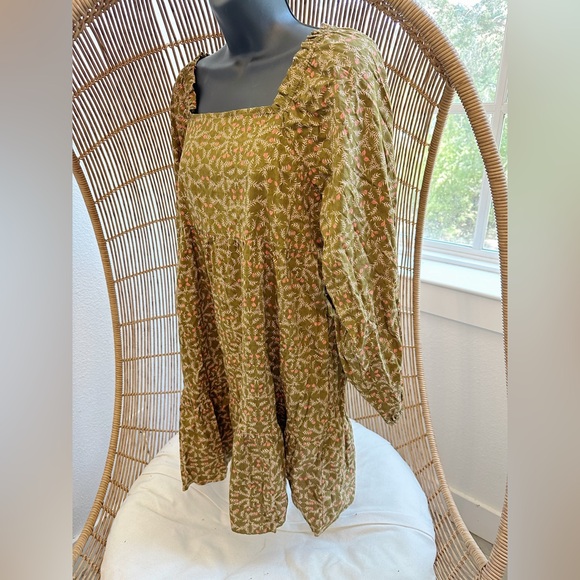 Universal Thread green Floral Balloon
Sleeve Shift Dress Size Medium - Picture 4 of 13